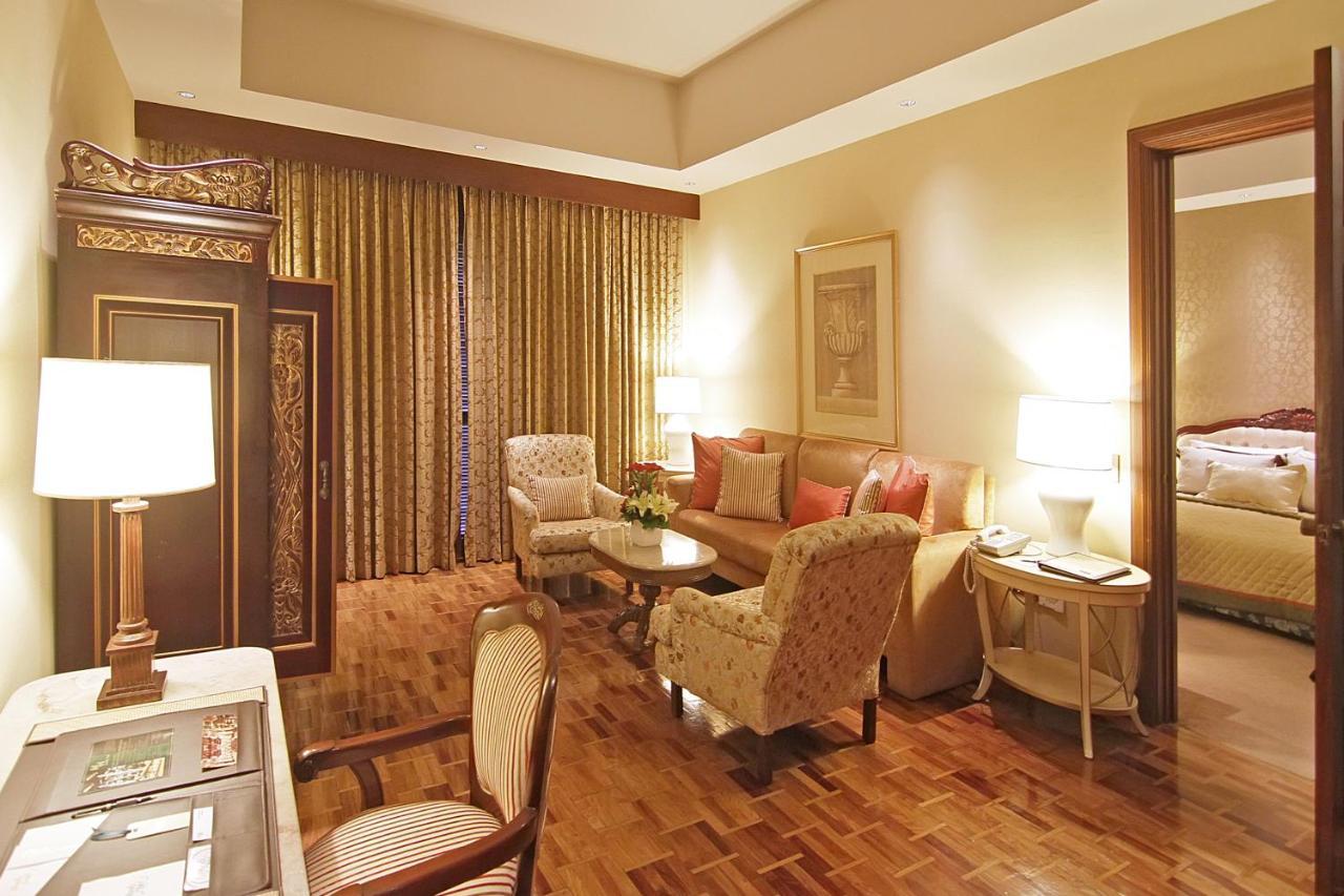 The Manila Hotel Екстериор снимка A suite at the Taj Bengal